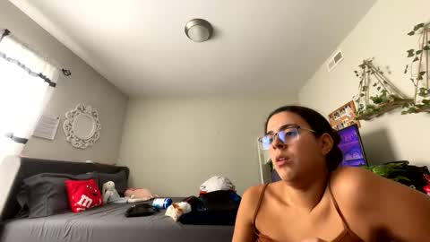 Snapshot of zoel87 chatting on October 2, 4:47 pm LovelyLatin25 online show from October 2, 4:47 pm