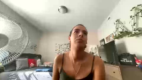 Snapshot of zoel87 chatting on October 15, 3:34 pm LovelyLatin25 online show from October 15, 3:34 pm