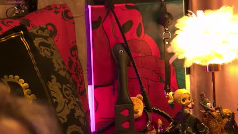 ZoeMesmerize online show from November 7, 10:59 am