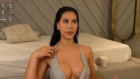 Snapshot of zoemonroee_ chatting on June 20, 12:30 pm Zoe online show from June 20, 12:30 pm