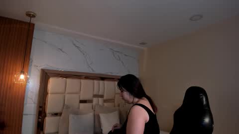 Zoes online show from February 5, 11:26 am