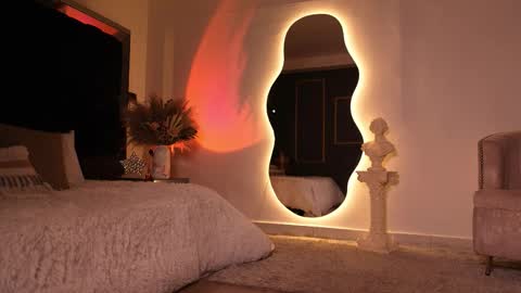 zoevidal_ online show from November 13, 11:53 am