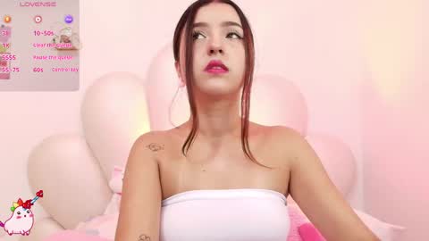 Snapshot of zoewillian chatting on May 14, 11:55 pm zoewillian online show from May 14, 11:55 pm