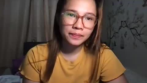 zoey_foryou online show from December 2, 8:52 am