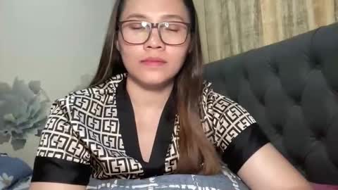 Snapshot of zoey_foryou chatting on May 1, 1:37 pm zoey_foryou online show from May 1, 1:37 pm