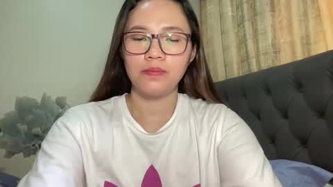 Snapshot of zoey_foryou chatting on May 2, 2:27 am zoey_foryou online show from May 2, 2:27 am