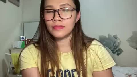 Snapshot of zoey_foryou chatting on May 23, 1:26 pm zoey_foryou online show from May 23, 1:26 pm