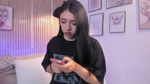 Zoey  online show from April 14, 1:06 pm