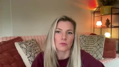 Zoeydanner online show from February 18, 9:44 pm