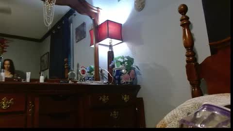 Zoey Portland online show from March 8, 12:30 am