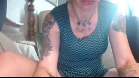 Snapshot of zoeyportland chatting on July 15, 10:59 pm Zoey Portland online show from July 15, 10:59 pm