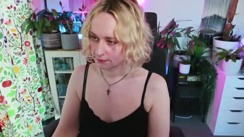 Zoey Ryan online show from March 27, 5:56 pm