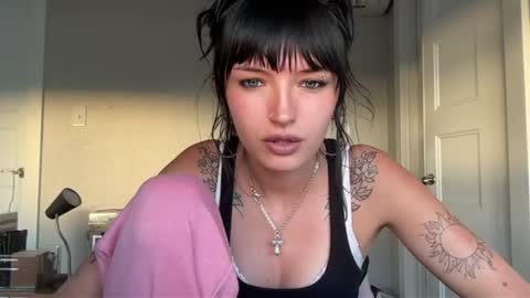 zoeyyb666 online show from July 3, 2:29 am