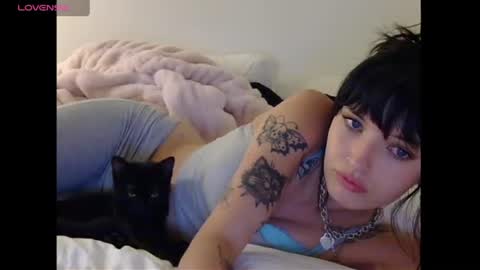 zoeyyb666 online show from July 29, 7:50 am