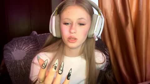 Lisa online show from February 21, 8:37 am