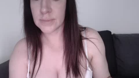 Snapshot of zoibee chatting on July 24, 3:32 pm zoibee online show from July 24, 3:32 pm