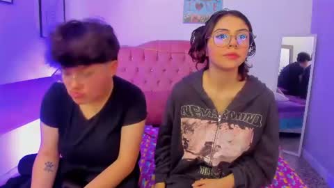 Snapshot of zooble_28 chatting on June 22, 2:25 pm Nick And Mia online show from June 22, 2:25 pm