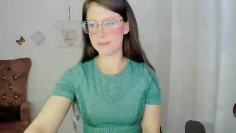 Snapshot of zooeybelair chatting on July 9, 4:38 am Alicie online show from July 9, 4:38 am