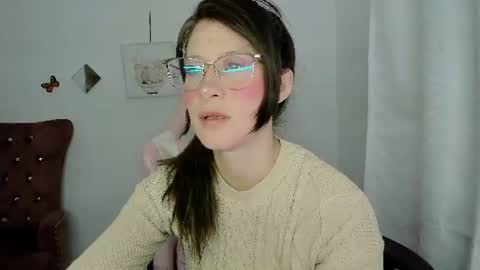 Snapshot of zooeybelair chatting on July 12, 5:09 am Alicie online show from July 12, 5:09 am