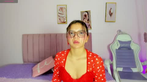 Zoe online show from April 10, 12:10 pm