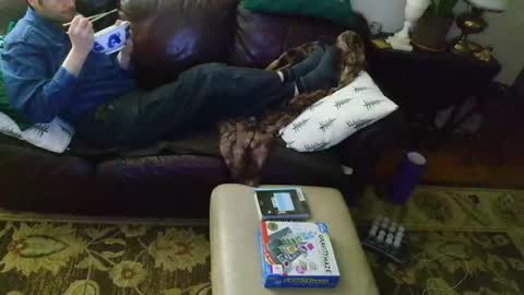 Snapshot of zorakload chatting on February 5, 2:49 am Jesse online show from February 5, 2:49 am