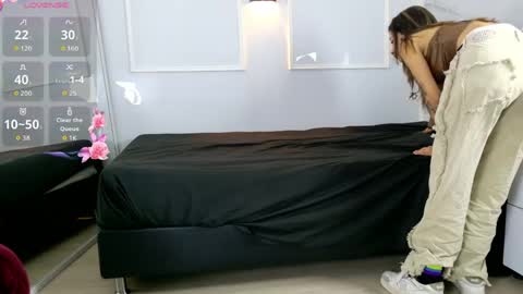 Snapshot of zorravioleta chatting on April 28, 12:21 pm Violeta online show from April 28, 12:21 pm