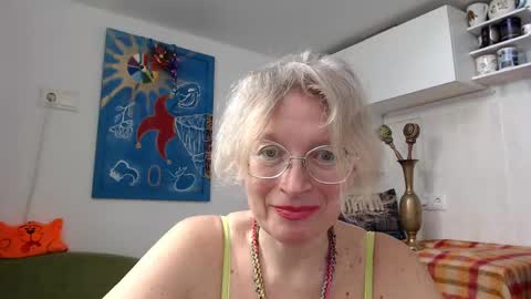 Snapshot of zosya1111 chatting on December 25, 10:17 am Zosya1111 online show from December 25, 10:17 am