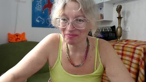 Snapshot of zosya1111 chatting on December 25, 1:19 pm Zosya1111 online show from December 25, 1:19 pm