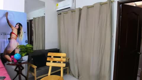 zou_quira online show from February 3, 1:16 pm