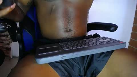 Snapshot of zousxxx chatting on April 18, 8:20 pm zousxxx online show from April 18, 8:20 pm