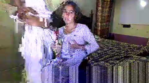 Snapshot of zoyakhan803 chatting on May 23, 10:03 pm zoyakhan803 online show from May 23, 10:03 pm