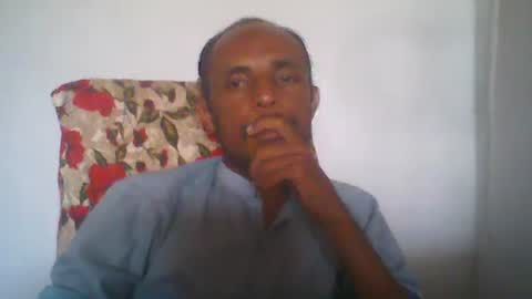 Snapshot of zoyakhan803 chatting on May 26, 8:10 am zoyakhan803 online show from May 26, 8:10 am