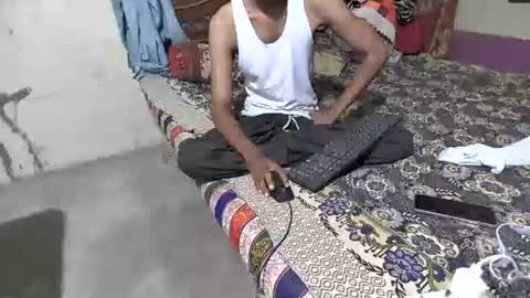 Snapshot of zoyakhan803 chatting on May 27, 9:01 pm zoyakhan803 online show from May 27, 9:01 pm
