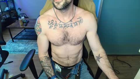 Snapshot of zuko_zen69 chatting on February 1, 4:11 am Zuko online show from February 1, 4:11 am