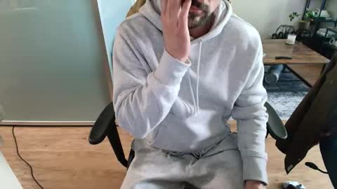 Snapshot of zuko_zen69 chatting on February 20, 11:38 pm Zuko online show from February 20, 11:38 pm