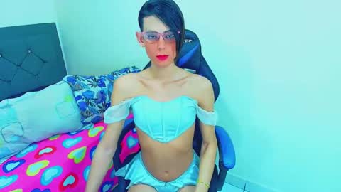 Snapshot of zulramth chatting on June 2, 6:43 pm zulramth online show from June 2, 6:43 pm