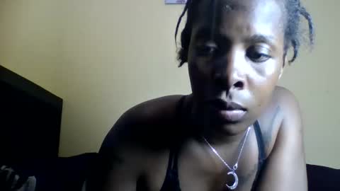 Snapshot of zurivelvetstudio chatting on June 1, 6:42 pm zurivelvetstudio online show from June 1, 6:42 pm