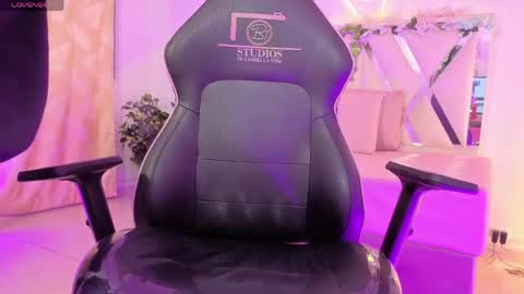Snapshot of zury_tay chatting on June 4, 11:38 am ZURY online show from June 4, 11:38 am