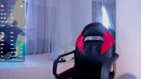 Snapshot of zuryramirez_ chatting on April 20, 9:27 pm Zury Ramirez online show from April 20, 9:27 pm