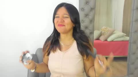 Snapshot of zusan_king_ chatting on May 11, 3:01 am Im Zusan My schedule is from 1030pm to 430 am colombian time online show from May 11, 3:01 am