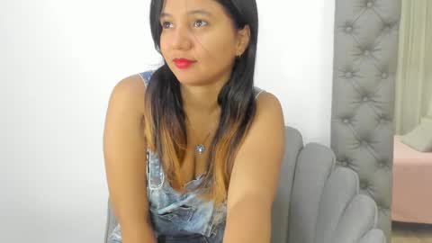 Snapshot of zusan_king_ chatting on May 29, 3:26 am Im Zusan My schedule is from 1030pm to 430 am colombian time online show from May 29, 3:26 am