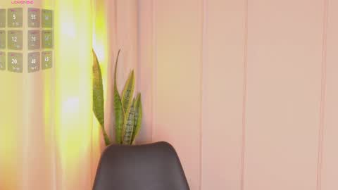 Snapshot of zuzu_sweet chatting on June 19, 7:28 pm Zara online show from June 19, 7:28 pm