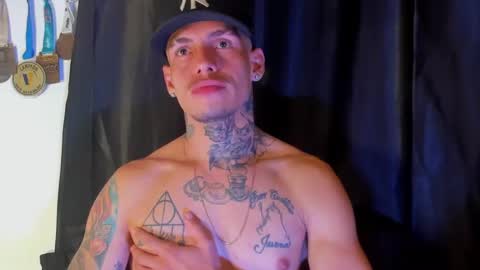 Snapshot of zyongarcia2020 chatting on December 24, 9:50 am zyon garcia online show from December 24, 9:50 am