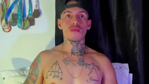 Snapshot of zyongarcia2020 chatting on January 15, 11:40 pm zyon garcia online show from January 15, 11:40 pm