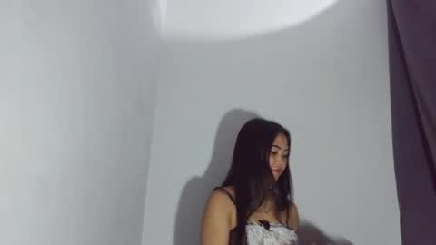 Snapshot of zyra_maris06 chatting on August 6, 2:08 pm zyra_maris06 online show from August 6, 2:08 pm