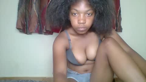 zyraelle_01 online show from April 24, 10:07 am