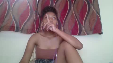 zyraelle_01 online show from May 1, 9:36 am