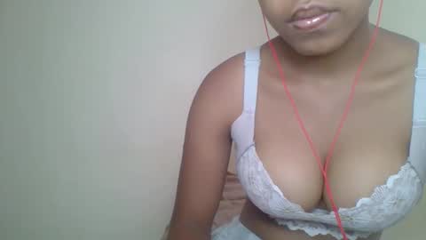 zyraelle_01 online show from May 22, 6:42 am