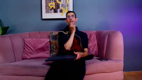 Zyro Nigth online show from January 7, 7:27 pm