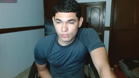 Snapshot of zyrosxk chatting on September 14, 11:48 pm antonio felipe online show from September 14, 11:48 pm
